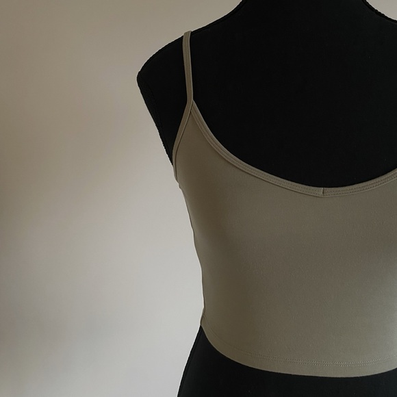 Aritzia Crop Top - Picture 6 of 8